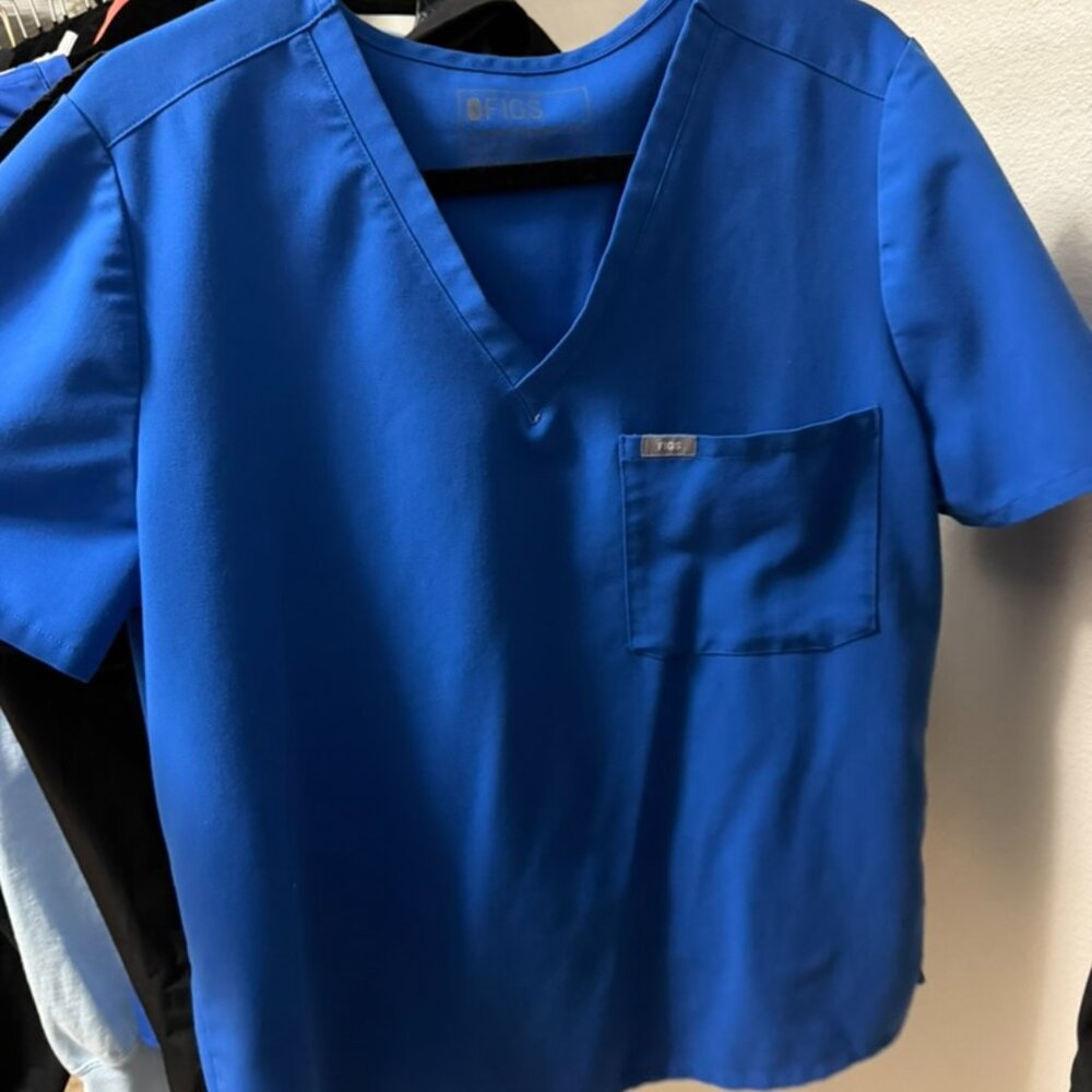 FIGS scrub top